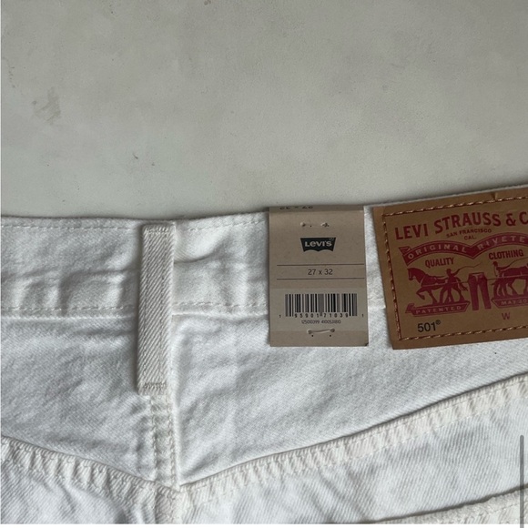 NWT Levi’s 501 White High Rise Straight Leg Distressed Raw Hem Jeans 27x32 - Picture 6 of 7